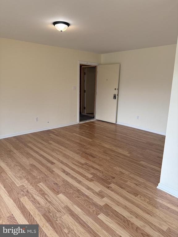 Building Photo - 2754 Hollywood Rd