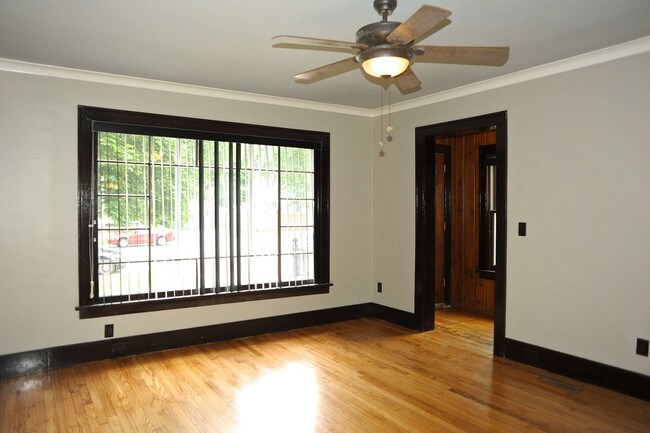 Building Photo - 1213 Lake Michigan Dr NW