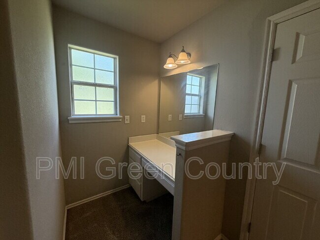 Building Photo - 11211 S 280th E Ave