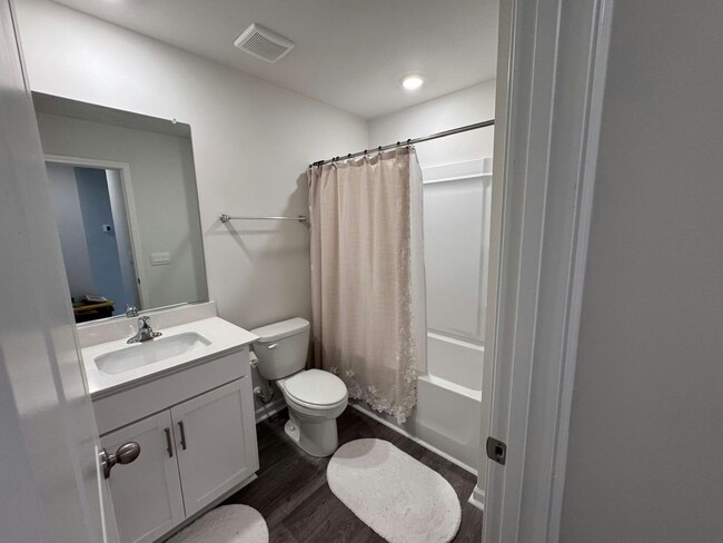 Building Photo - 285 Moyer Dr