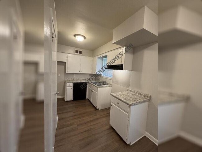 Building Photo - 7720 Bradley Dr