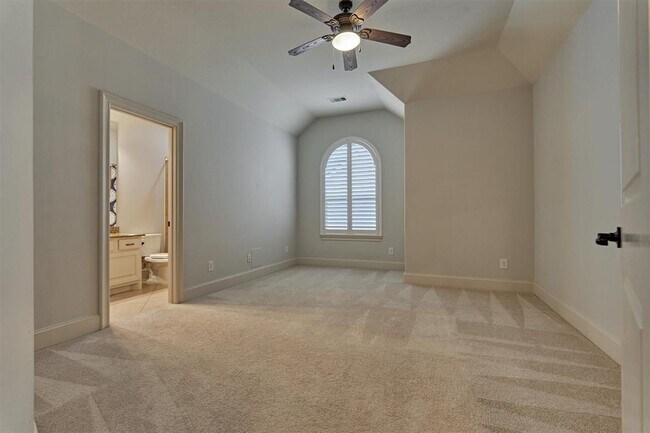 Building Photo - 115 Windfair Loop
