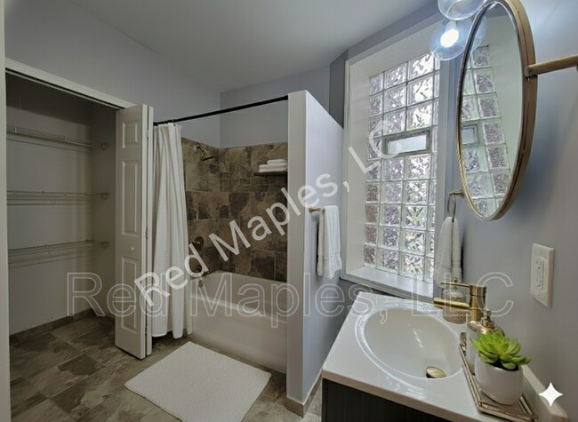 Building Photo - 1232-1234 N Euclid Ave