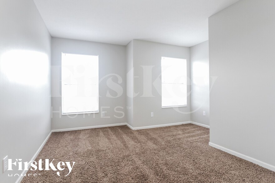 Building Photo - 7474 Carnation Ln