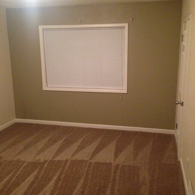 Building Photo - Nice 3 bed 2 bath 1 car garage home for rent $2400