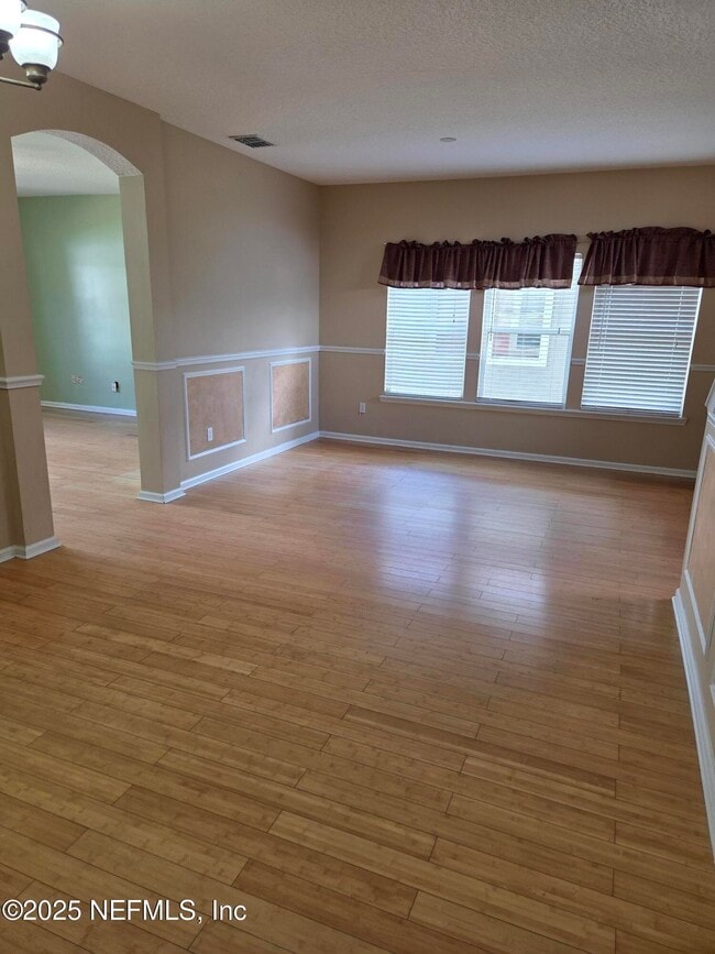 Building Photo - 1042 Drakefeather Dr