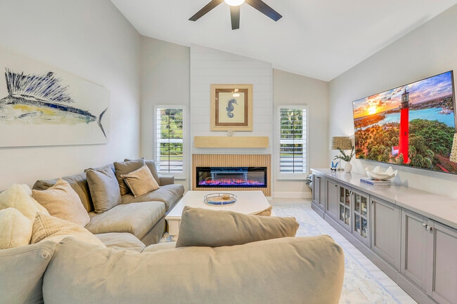 Building Photo - 15866 Alexander Run