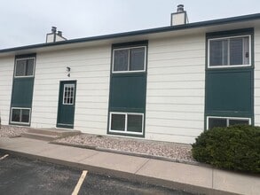 Building Photo - 402 Miller Ln