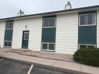 Building Photo - 402 Miller Ln