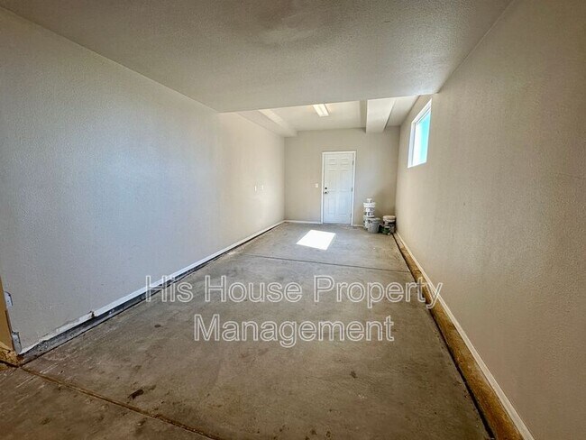 Building Photo - 8029 22nd St Ln