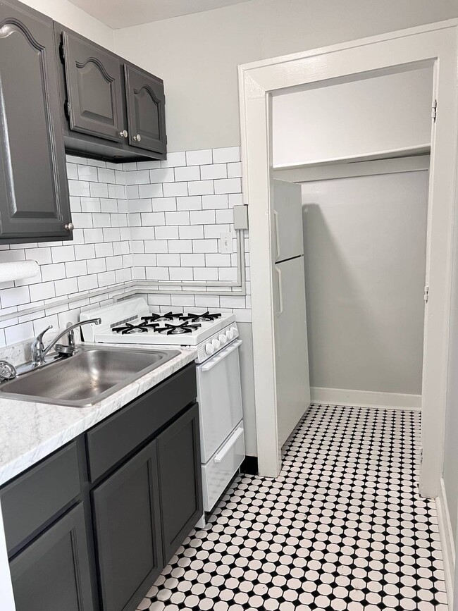 Building Photo - 132 Jay St