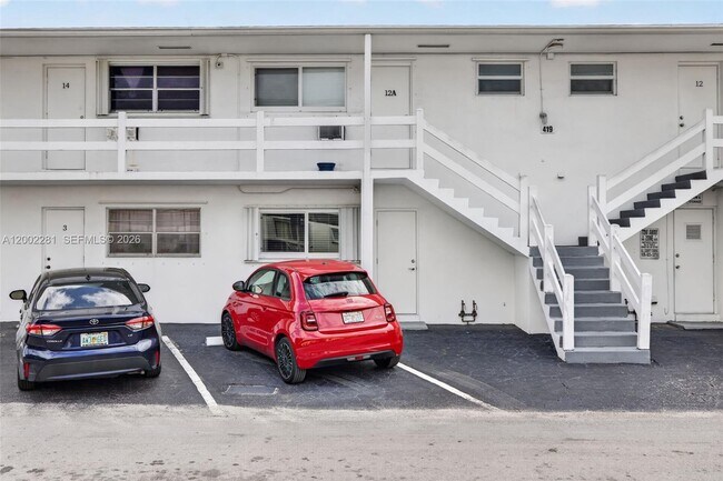 Building Photo - 419 S Crescent Dr