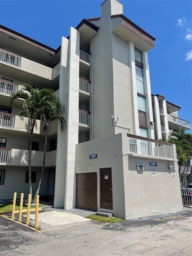 Primary Photo - 10290 NW 9th St Cir