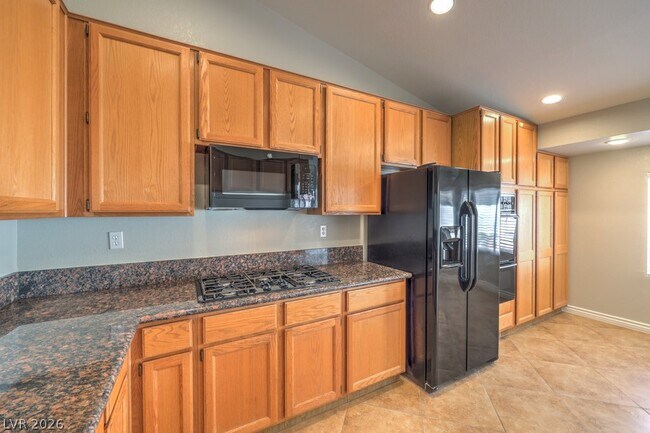 Building Photo - 10024 Sail Landing Ct