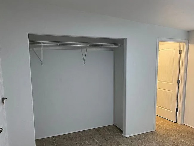 Building Photo - Fully remodeled 3 bed 2 bath