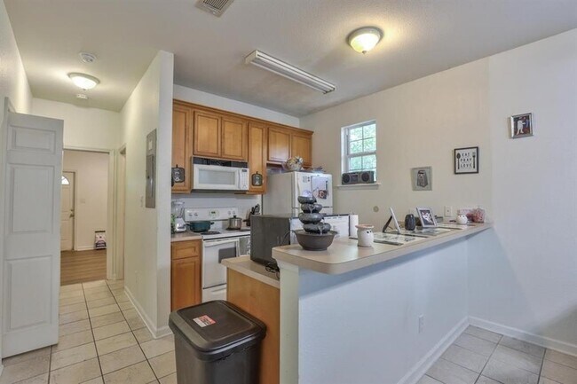 Building Photo - 924 Ashburn Dr
