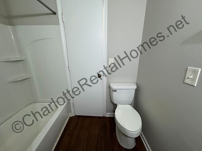 Building Photo - Nice 3 bedroom 2 bathroom home in Charlotte!