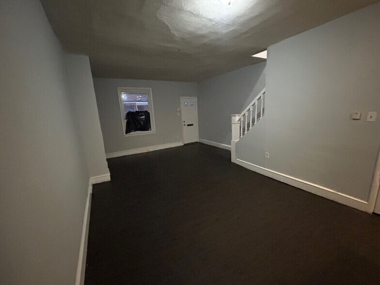 Building Photo - 4545 N Hicks St