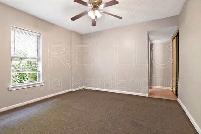 Building Photo - 1402 Berry Blvd