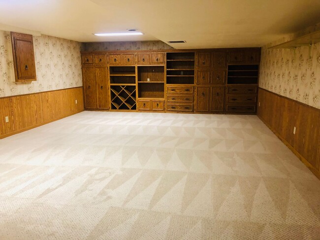 Building Photo - 14 9th Ave SE