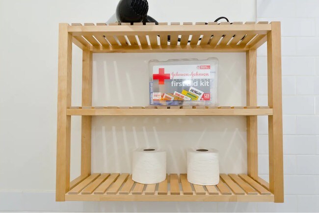 Building Photo - 1811 Ivar Ave