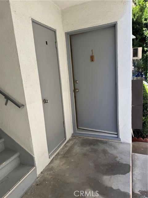 Building Photo - 350 W Wilson Ave