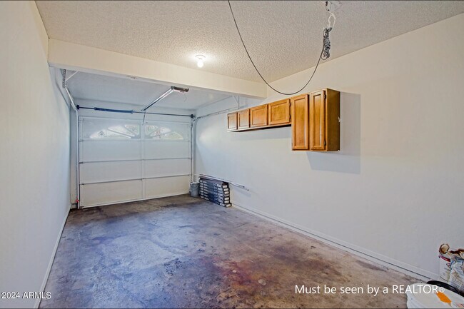 Building Photo - 30 E Brown Rd