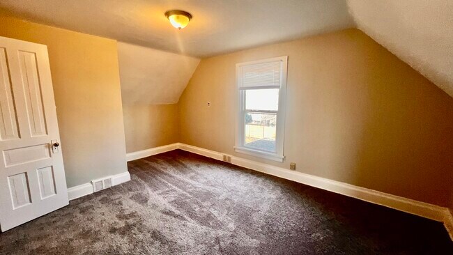 Building Photo - 1435 Villa St