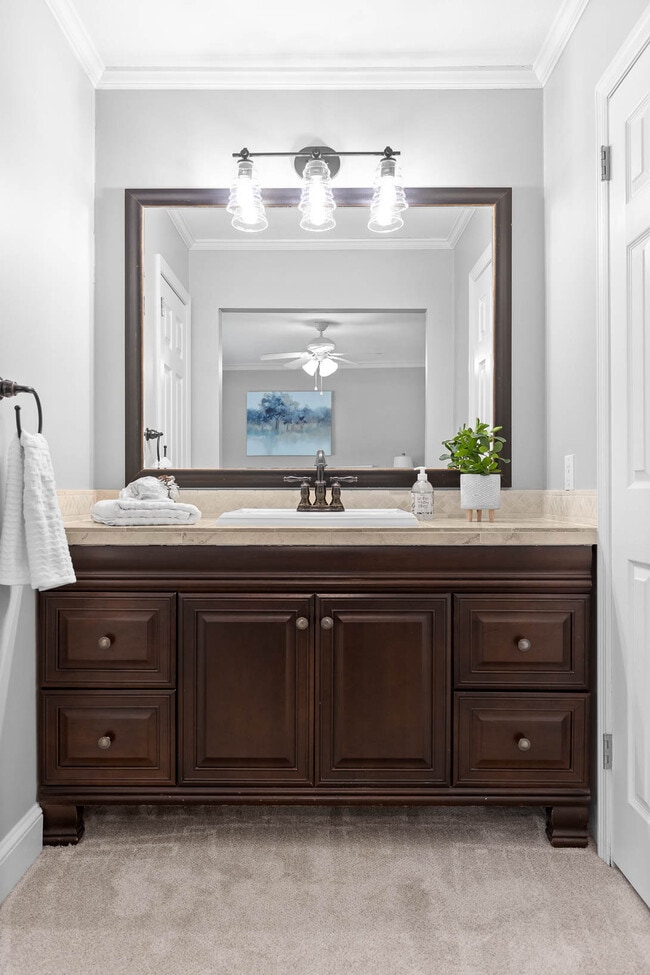 Building Photo - 2483 Shenandoah Dr