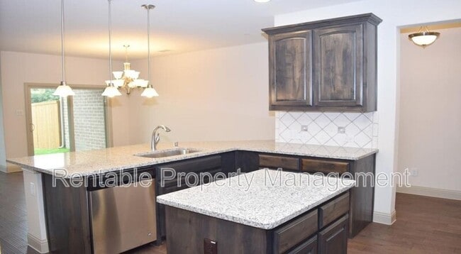 Building Photo - 1247 Wiltshire Dr