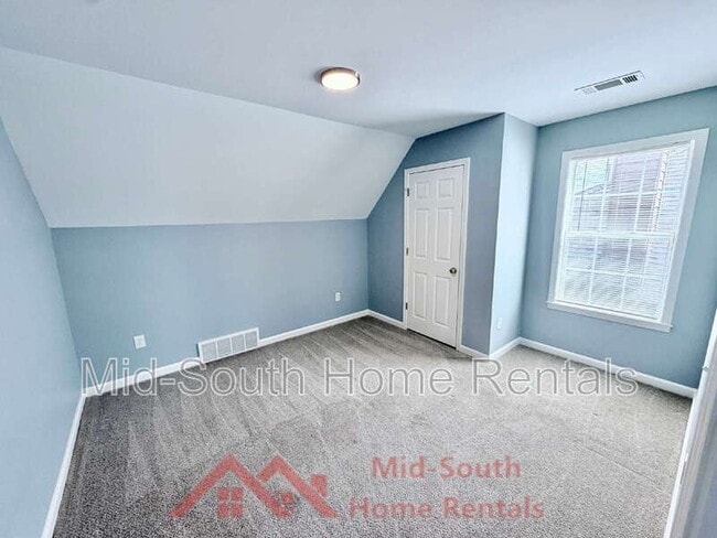Building Photo - 434 N Ericson Rd