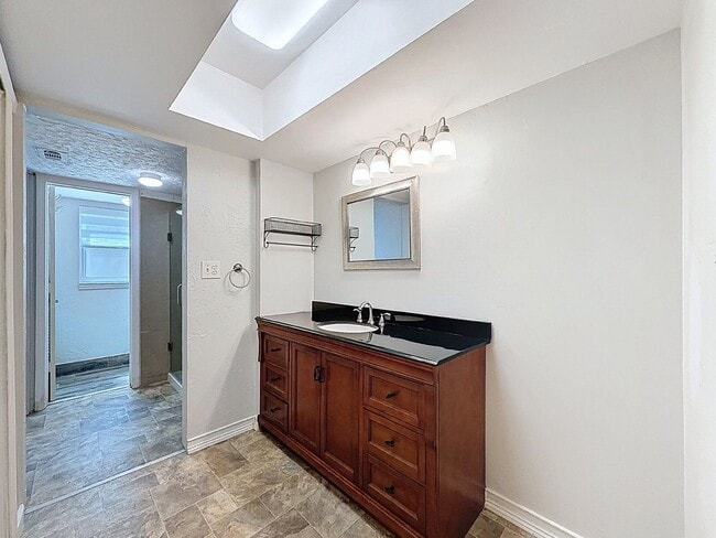 Building Photo - 8302 Bardmoor Blvd