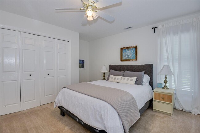 Building Photo - 869 Hickory Ridge Rd