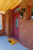 Building Photo - 705 Marshall Ave SW