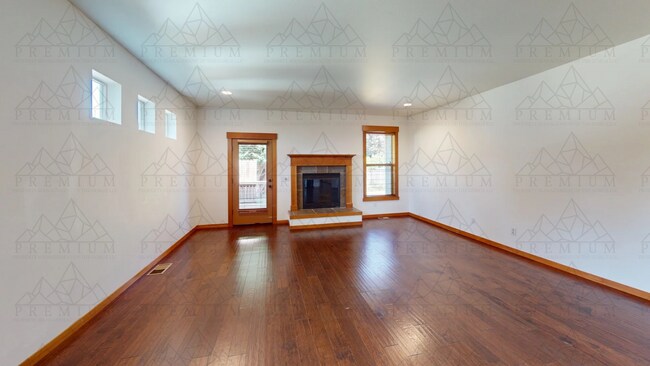 Building Photo - Beautiful 3 bedroom 2 bath home!