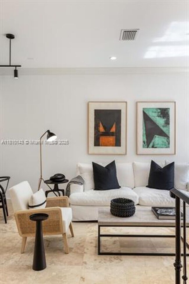 Building Photo - 7430 SW 56th Ct