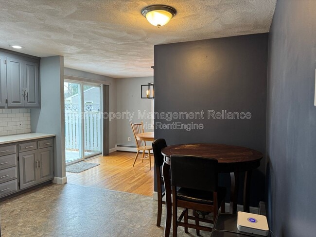 Building Photo - 14 Ravenna Ave