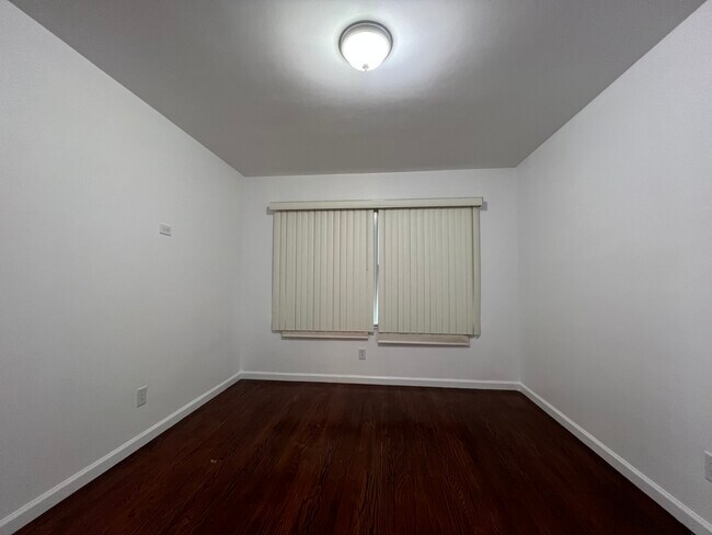 Building Photo - 13900 Burbank Blvd