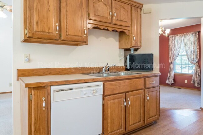 Building Photo - 3531 Leawood Ave