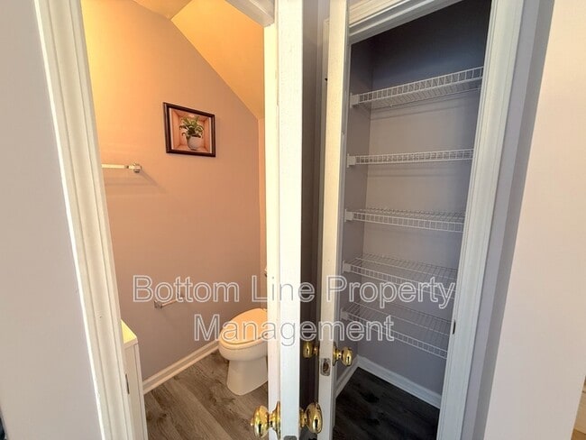 Building Photo - 224 Primrose Walk