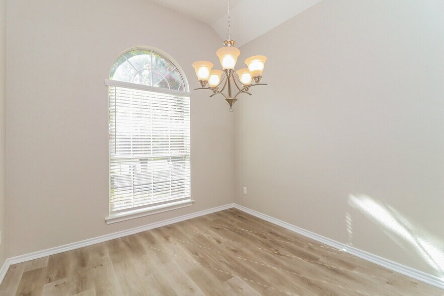 Building Photo - 6129 Farrah Dr