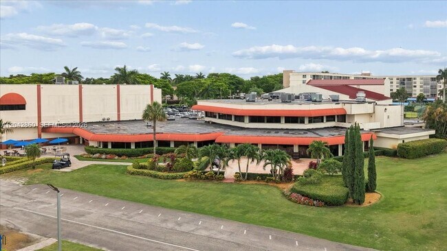 Building Photo - 800 S Hollybrook Dr