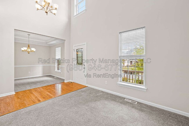 Building Photo - 10613 Bere Island Dr