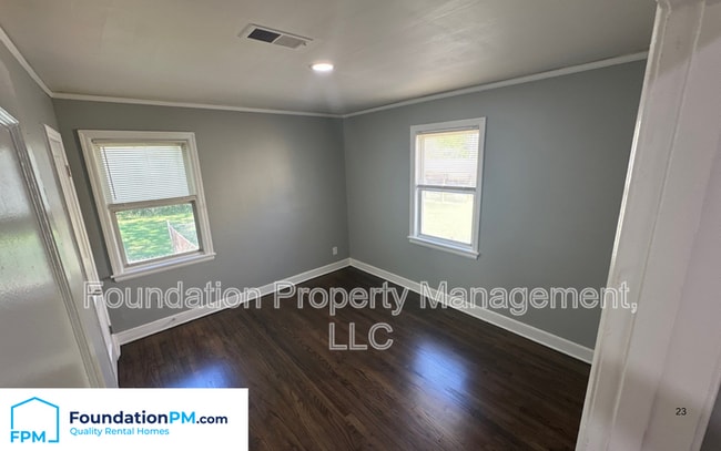 Building Photo - 2282 Devoy Ave