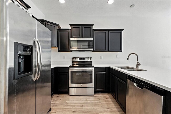 Building Photo - 10608 Savannah Plantation Ct