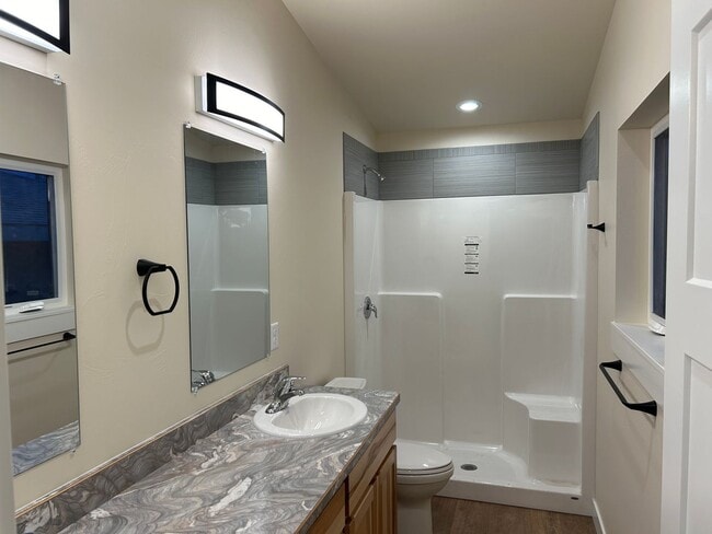Building Photo - 2Br 2Full Baths and 2 walk in closets-privacy and space. Move in special $500 off first full mont...
