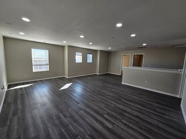 Building Photo - 3 Bed 3 bath house in 80925!!