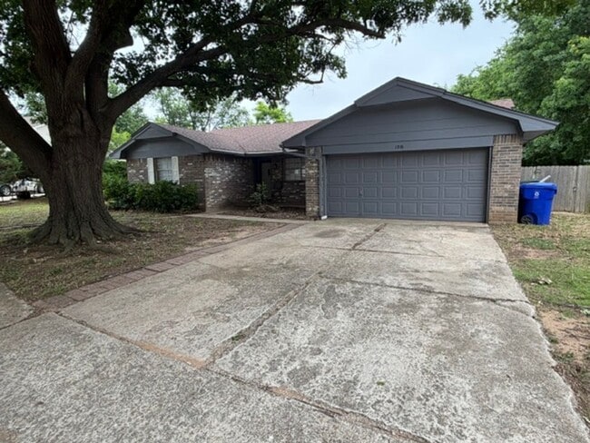 Building Photo - Wonderful east Norman home! Three bed, two bath, two car garage, fully fenced yard!