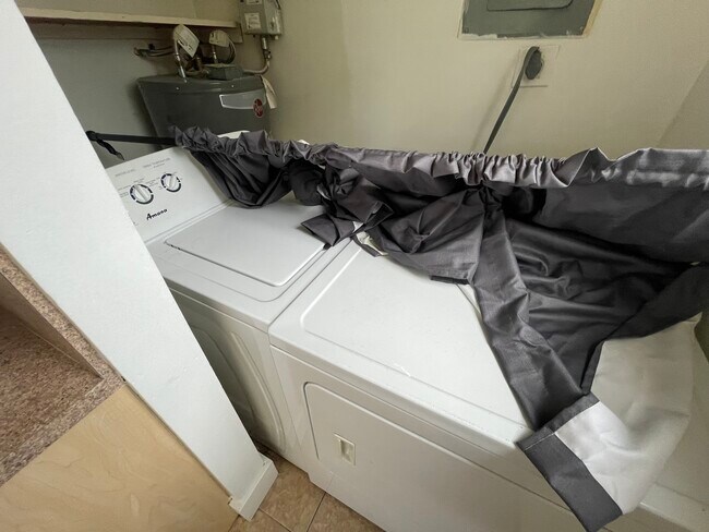 Washer / Dryer - 3502 SW 24th St