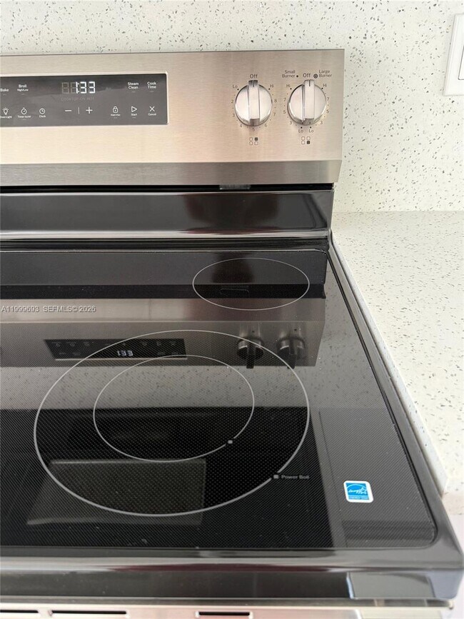 Building Photo - 1460 W 41st St